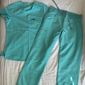 FIGS Fresh Aqua Catarina Top and Cade Bottoms XS